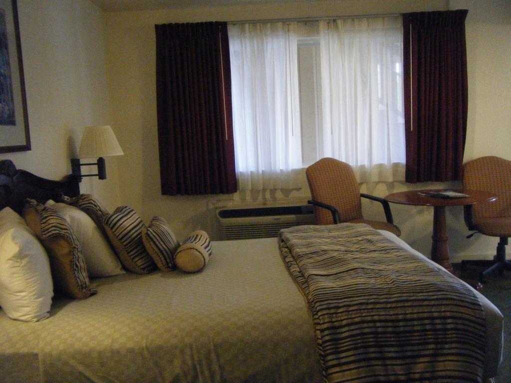Rodeway Inn Near Downtown Monterey Eksteriør billede